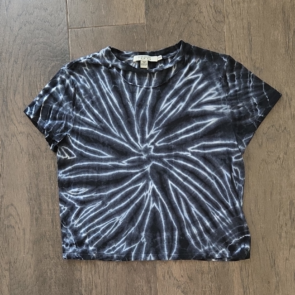Alice + Olivia Black and White Tie-Dye Short Sleeve Tee